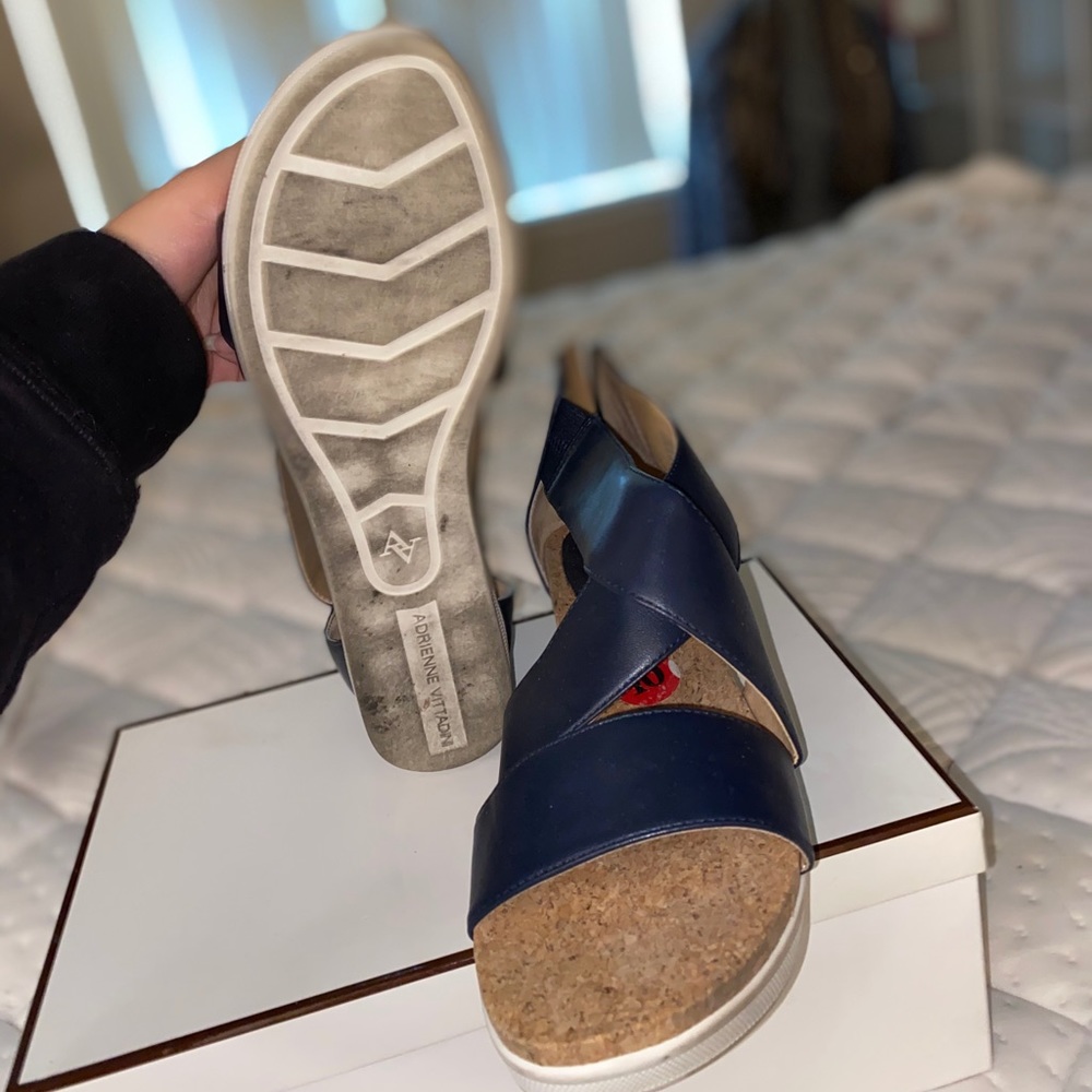 Size 10, fairly worn comfortable sandals
